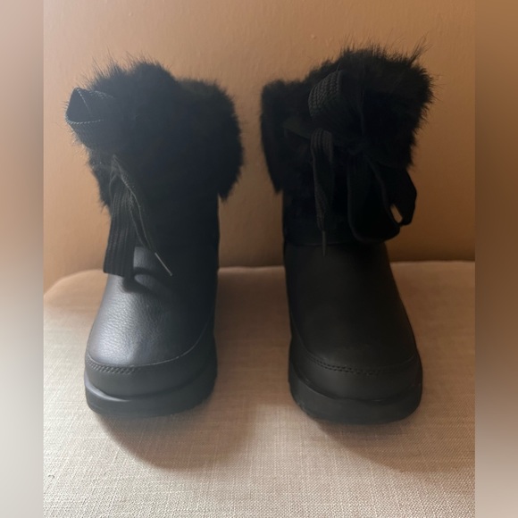 Ugg Gracie waterproof boots - Picture 4 of 10
